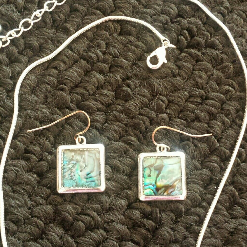 Necklace earring set - Picture 3 of 3